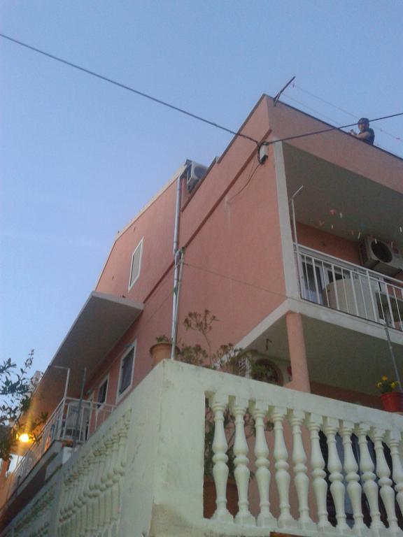 Apartments Alissa Hvar Town Exterior photo